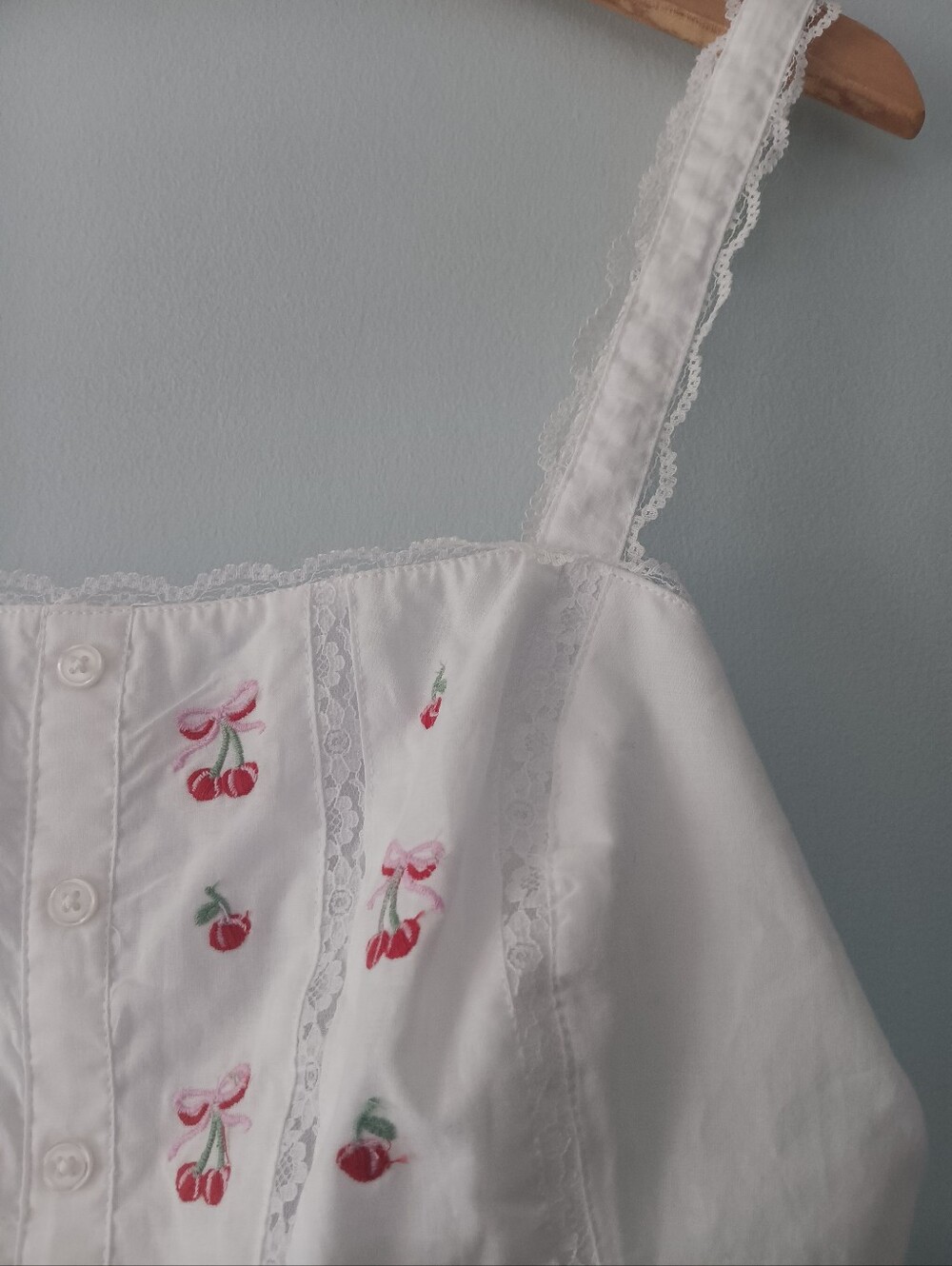 NWT Aeropostale Embroidered Cherry Peplum Crop Top White - Picture 4 of 6